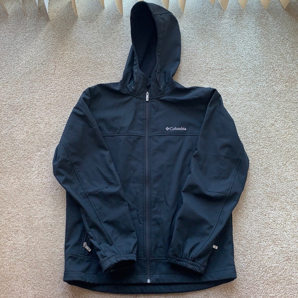 Columbia Men’s black windbreaker - lightly used
